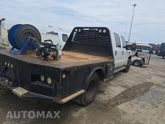 2009 Ford Super Duty F-350 Cab Chassis XL Crew Cab DRW - miniatura 4