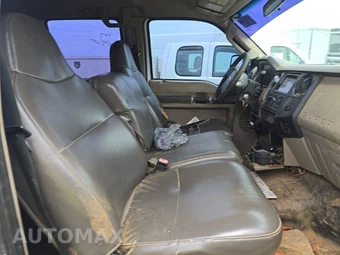 2009 Ford Super Duty F-350 Cab Chassis XL Crew Cab DRW - miniatura 8