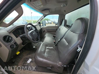 2009 Ford Super Duty F-350 Cab Chassis XLT Regular Cab DRW - miniatura 7