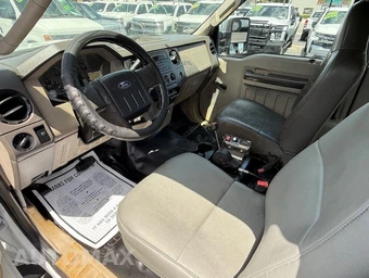 2009 Ford Super Duty F-450 Cab Chassis XL Crew Cab DRW - miniatura 10