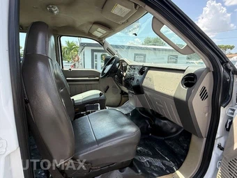 2009 Ford Super Duty F-450 Cab Chassis XL Crew Cab DRW - miniatura 15