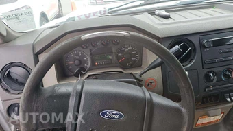 2009 Ford Super Duty F-450 Cab Chassis XL Regular Cab DRW - miniatura 11