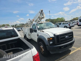 2009 Ford Super Duty F-450 Cab Chassis XL Regular Cab DRW - miniatura 3