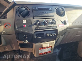 2009 Ford Super Duty F-450 Cab Chassis XL Regular Cab DRW - miniatura 6