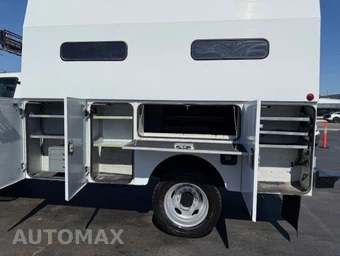 2009 Ford Super Duty F-550 Cab Chassis XL Regular Cab DRW - miniatura 10