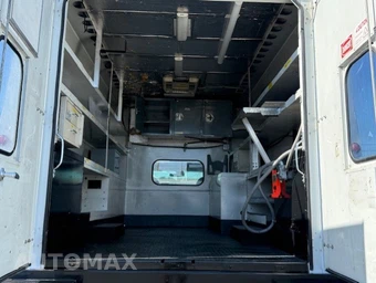 2009 Ford Super Duty F-550 Cab Chassis XL Regular Cab DRW - miniatura 12