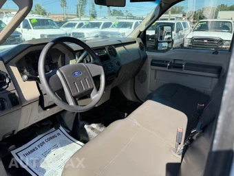 2009 Ford Super Duty F-550 Cab Chassis XL Regular Cab DRW - miniatura 15