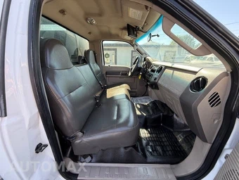 2009 Ford Super Duty F-550 Cab Chassis XL Regular Cab DRW - miniatura 21