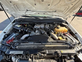 2009 Ford Super Duty F-550 Cab Chassis XL Regular Cab DRW - miniatura 24