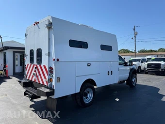 2009 Ford Super Duty F-550 Cab Chassis XL Regular Cab DRW - miniatura 5