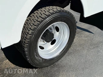 2009 Ford Super Duty F-550 Cab Chassis XL Regular Cab DRW - miniatura 9