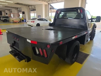 2009 Ford Super Duty F-550 Cab Chassis XL Regular Cab DRW - miniatura 4