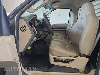 2009 Ford Super Duty F-550 Cab Chassis XL Regular Cab DRW - miniatura 7