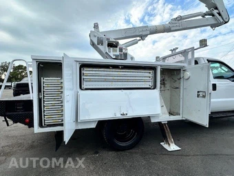 2009 Ford Super Duty F-550 Cab Chassis XL Regular Cab DRW - miniatura 11