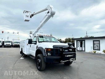 2009 Ford Super Duty F-550 Cab Chassis XL Regular Cab DRW - miniatura 3