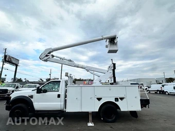 2009 Ford Super Duty F-550 Cab Chassis XL Regular Cab DRW - miniatura 8