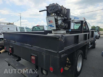 2009 Ford Super Duty F-550 Cab Chassis XLT Regular Cab DRW - miniatura 3