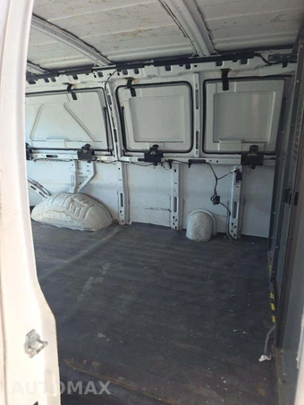 2009 GMC Savana 2500 Cargo Van 1WT 135.0" WB - miniatura 16
