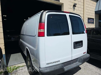 2009 GMC Savana 2500 Cargo Van 1WT 135.0" WB - miniatura 2