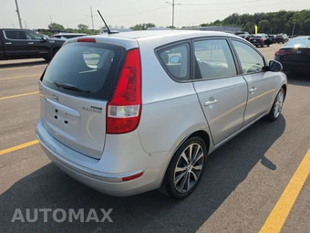 2009 Hyundai Elantra Touring Wagon - miniatura 4
