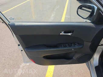 2009 Hyundai Elantra Touring Wagon - miniatura 9