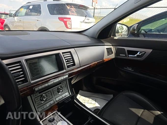 2009 Jaguar XF Premium Luxury – miniatura 11