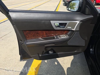2009 Jaguar XF Premium Luxury – miniatura 9