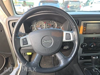 2009 Jeep Commander Sport – miniatura 10