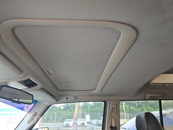 2009 Jeep Commander Sport – miniatura 19