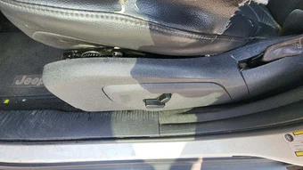 2009 Jeep Commander Sport – miniatura 27