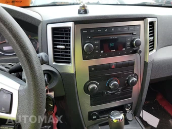 2009 Jeep Grand Cherokee Laredo - miniatura 11