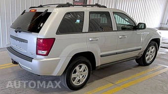 2009 Jeep Grand Cherokee Laredo - miniatura 4