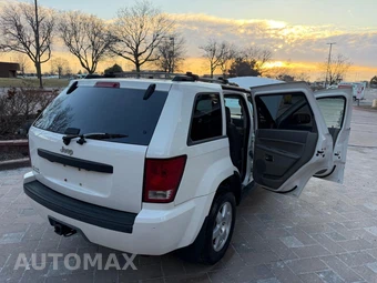 2009 Jeep Grand Cherokee Laredo - miniatura 11
