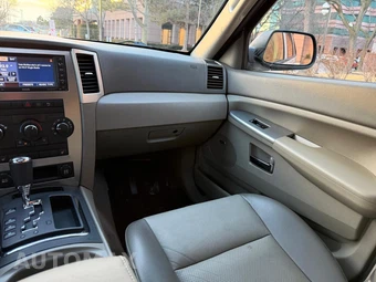 2009 Jeep Grand Cherokee Laredo - miniatura 19
