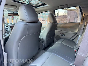 2009 Jeep Grand Cherokee Laredo - miniatura 31