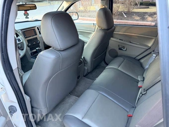 2009 Jeep Grand Cherokee Laredo - miniatura 32
