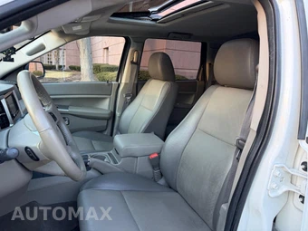 2009 Jeep Grand Cherokee Laredo - miniatura 34