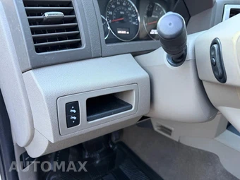 2009 Jeep Grand Cherokee Laredo - miniatura 36