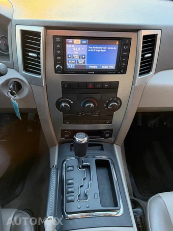 2009 Jeep Grand Cherokee Laredo - miniatura 42