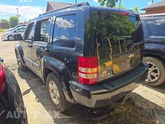 2009 Jeep Liberty Sport - miniatura 2