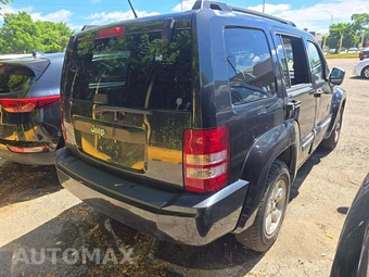 2009 Jeep Liberty Sport - miniatura 3
