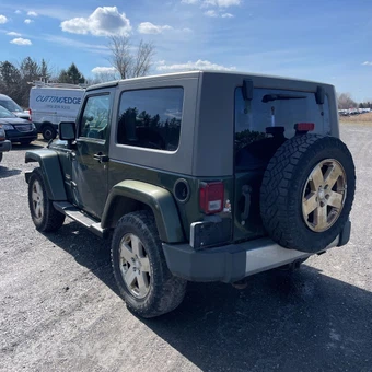 2009 Jeep Wrangler Sahara - miniatura 3
