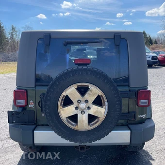 2009 Jeep Wrangler Sahara - miniatura 4
