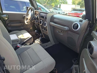 2009 Jeep Wrangler Sahara - miniatura 17