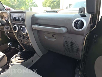 2009 Jeep Wrangler Sahara - miniatura 18