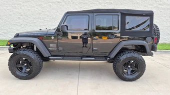 2009 Jeep Wrangler Unlimited Rubicon - miniatura 2