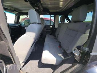 2009 Jeep Wrangler Unlimited Sahara – miniatura 13