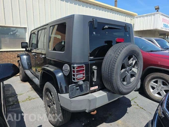 2009 Jeep Wrangler Unlimited Sahara – miniatura 2