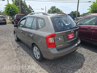 2009 Kia Rondo LX – miniatura 2