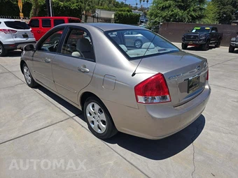 2009 Kia Spectra EX Sedan – miniatura 2